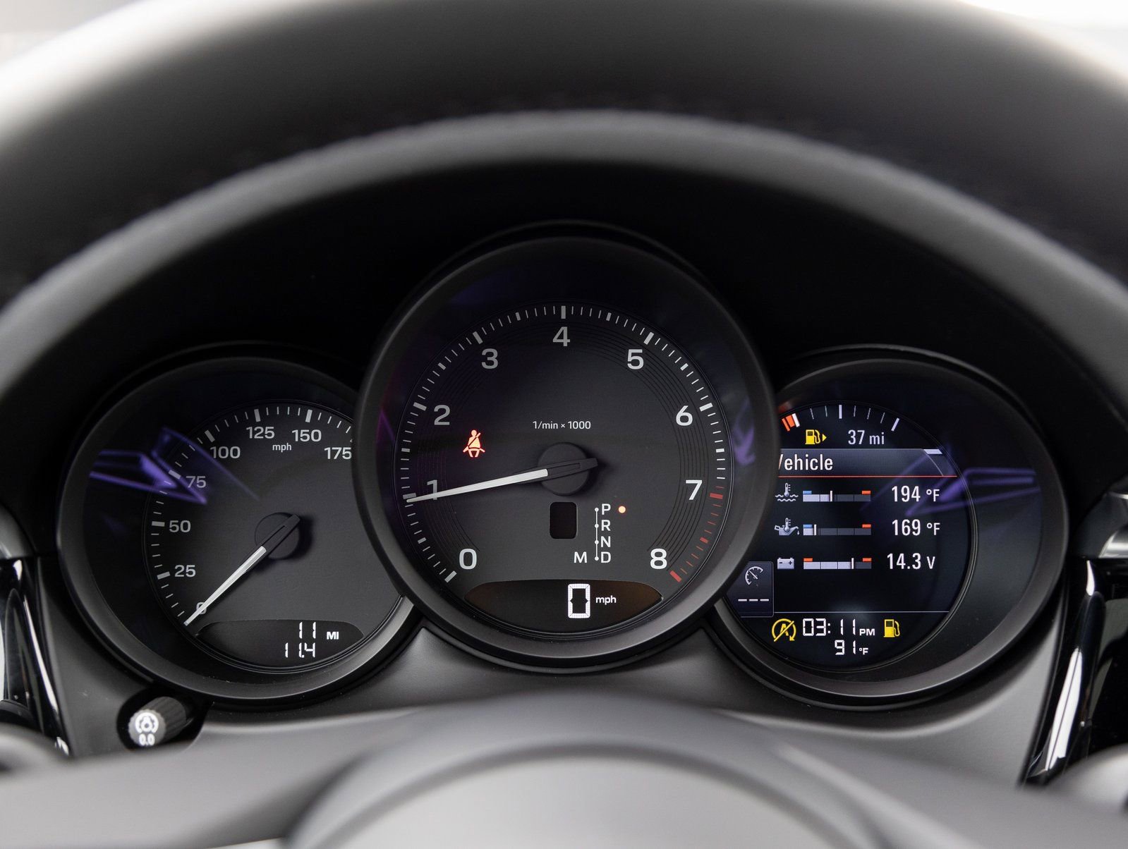 Certified 2025 Porsche Macan AWD/4WD image 14