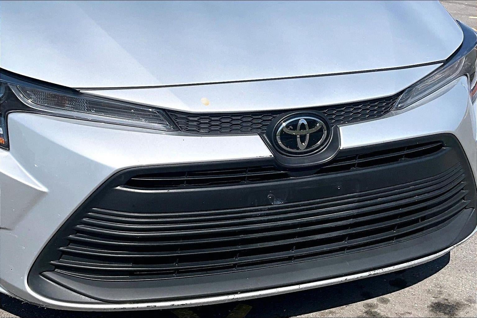 Used 2025 Toyota Corolla LE FWD image 28