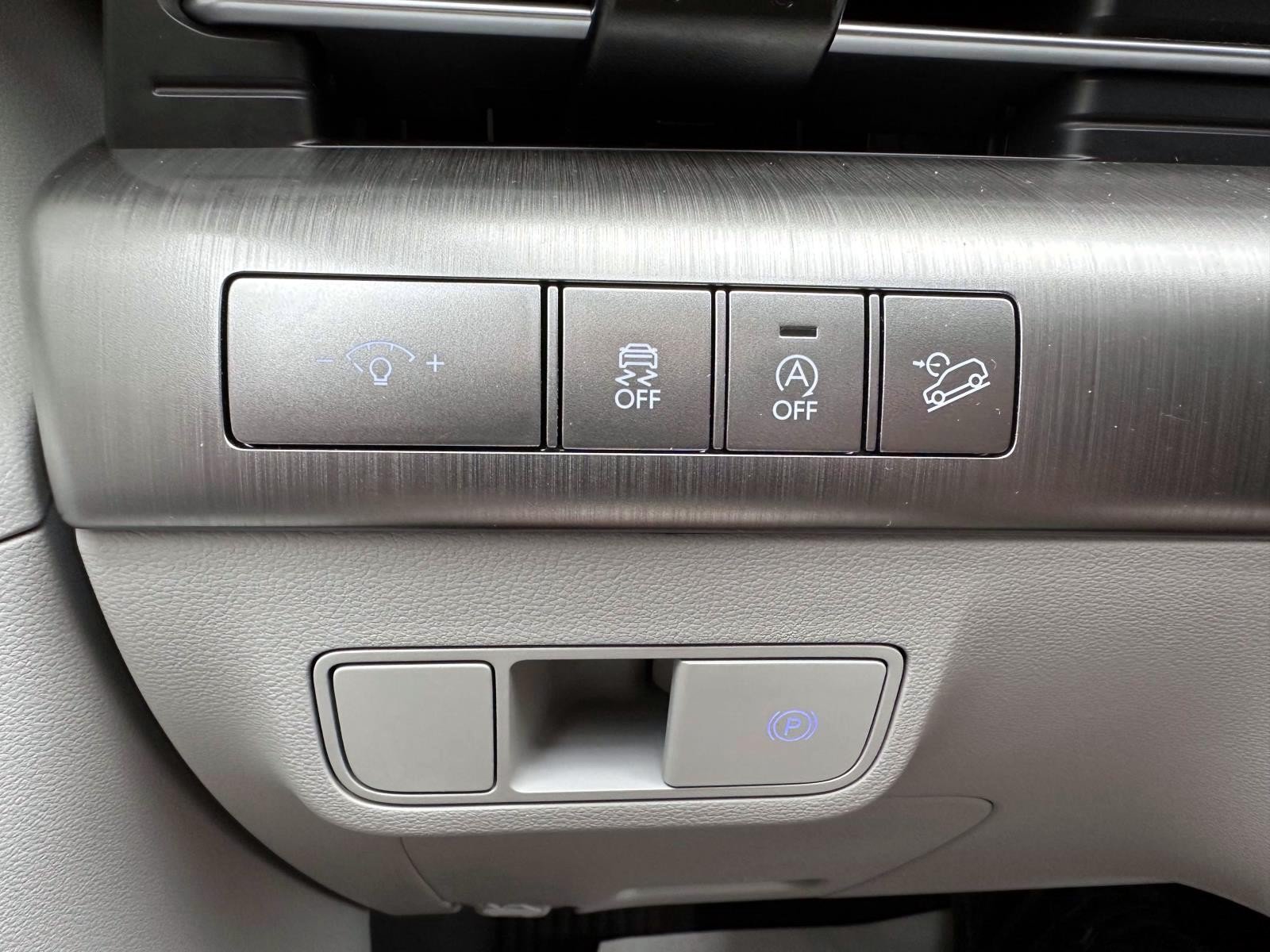 Used 2024 Hyundai Kona SE AWD/4WD image 16