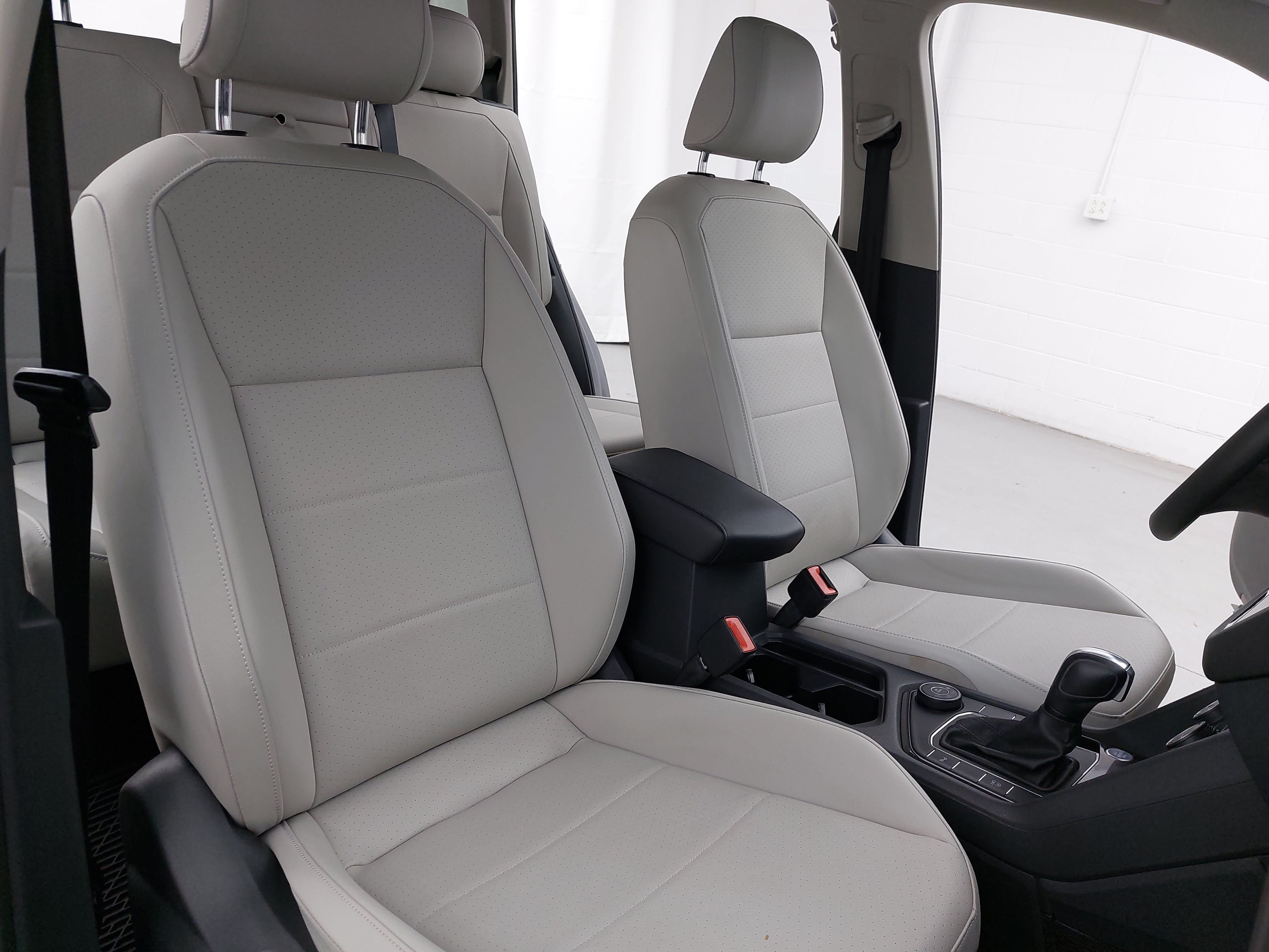 Used 2020 Volkswagen Tiguan SEL w/ 3rd Row Seat Package AWD/4WD image 12