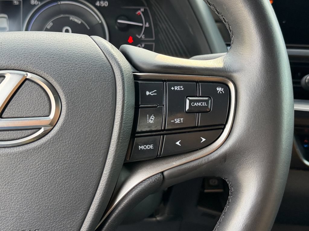 Used 2024 Lexus UX 250h AWD w/ Premium Package image 20