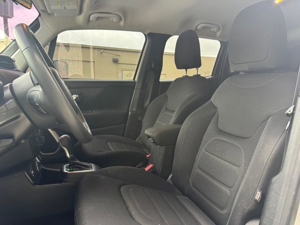 Used 2019 Jeep Renegade Latitude image 13