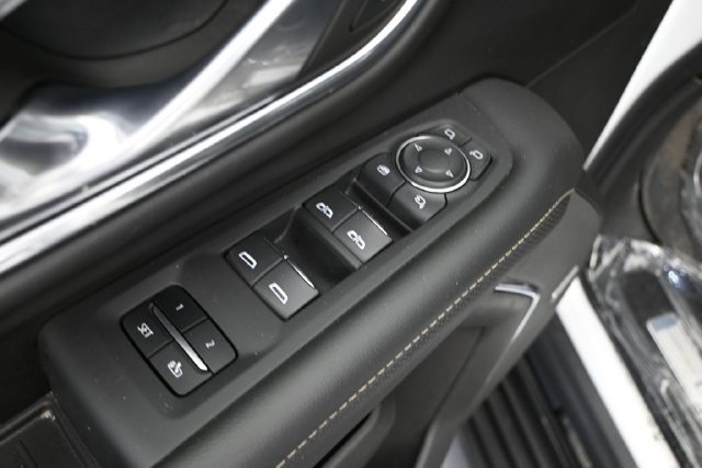 Used 2023 Chevrolet Tahoe Premier w/ Advanced Technology Package AWD/4WD image 15