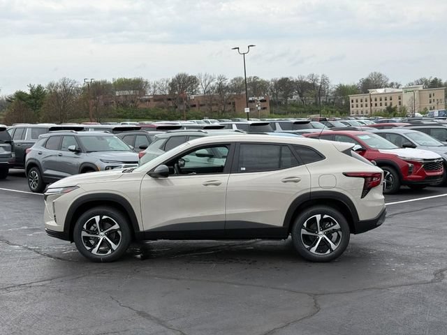 New 2026 Chevrolet Trax RS w/ Driver Confidence Package FWD image 2