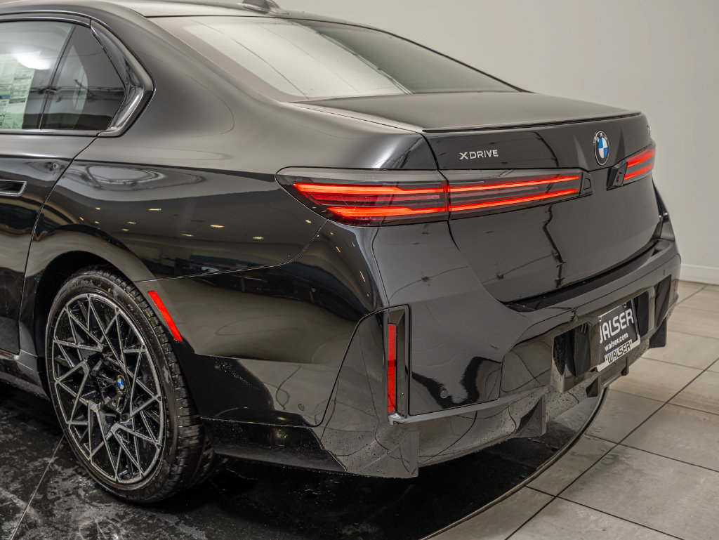 New 2027 BMW 740i xDrive AWD/4WD image 17