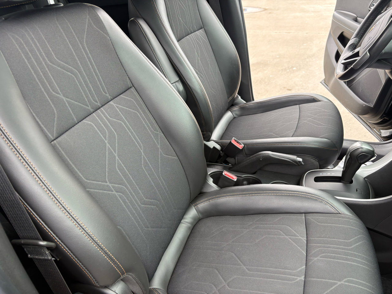 Used 2020 Chevrolet Trax LT w/ LT Convenience Package image 45