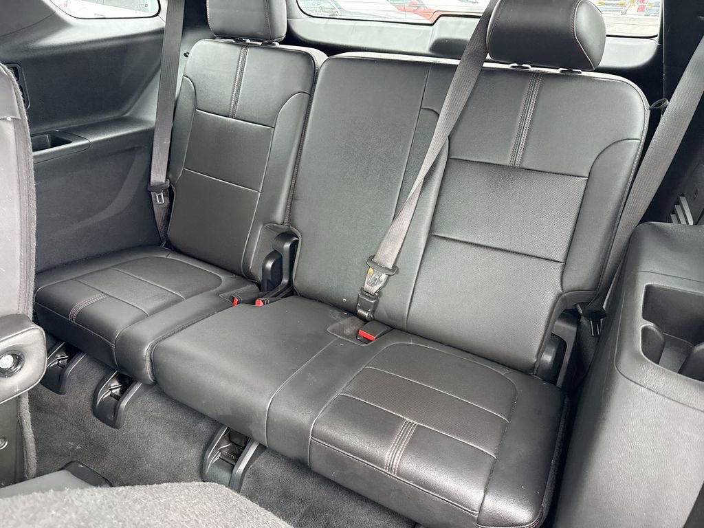 Used 2023 Chevrolet Traverse RS image 24