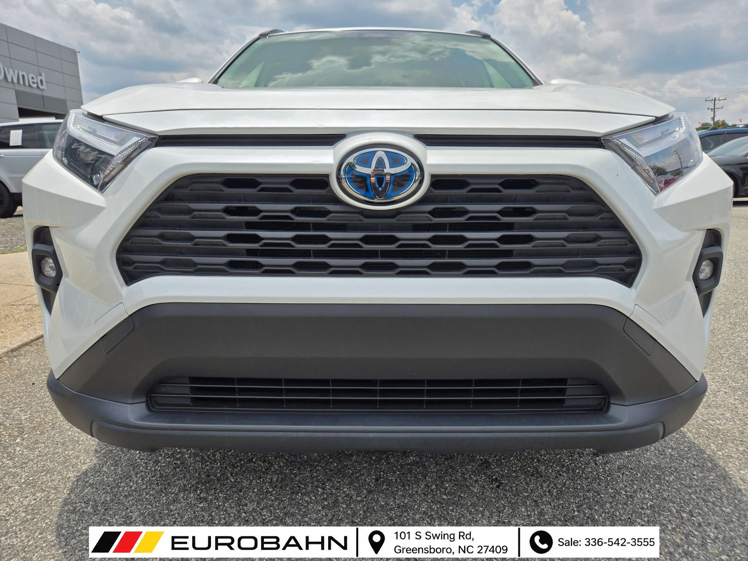 Used 2022 Toyota RAV4 XLE Premium AWD/4WD image 27