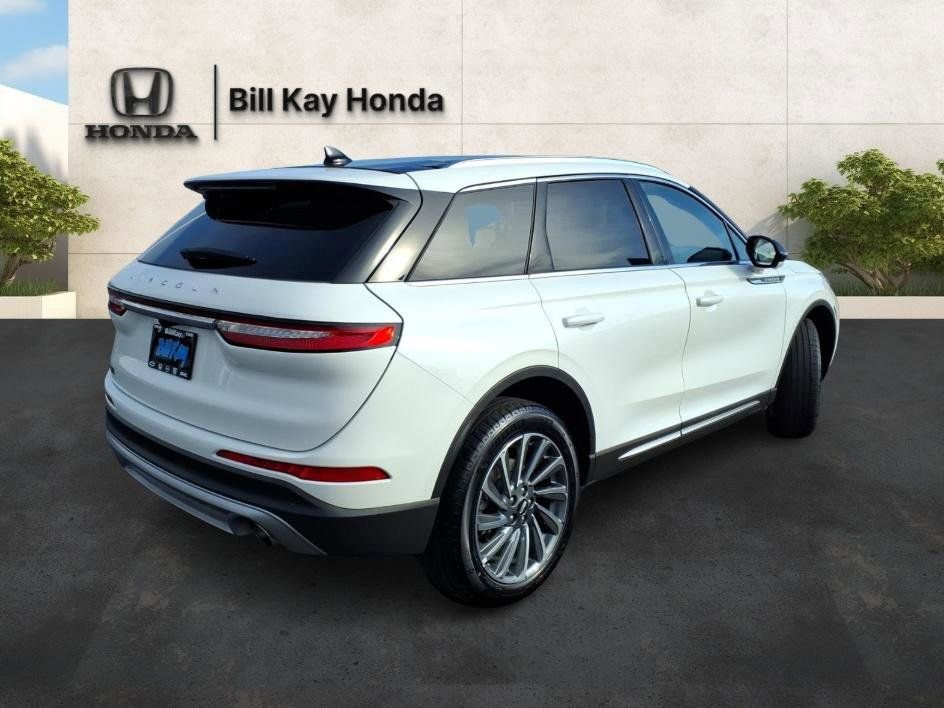 Used 2023 Lincoln Corsair Reserve w/ Equipment Group 201A image 3