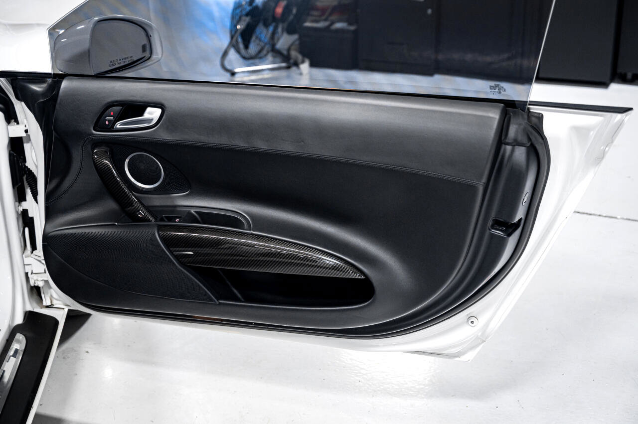 Used 2009 Audi R8 V8 image 38