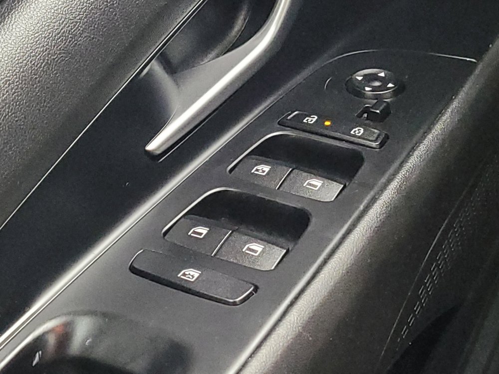 Used 2025 Hyundai Elantra Limited FWD image 27