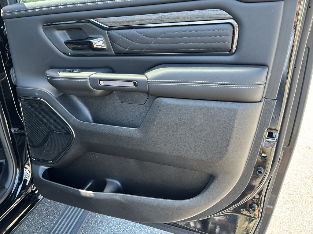 Used 2025 RAM 1500 Limited AWD/4WD image 26