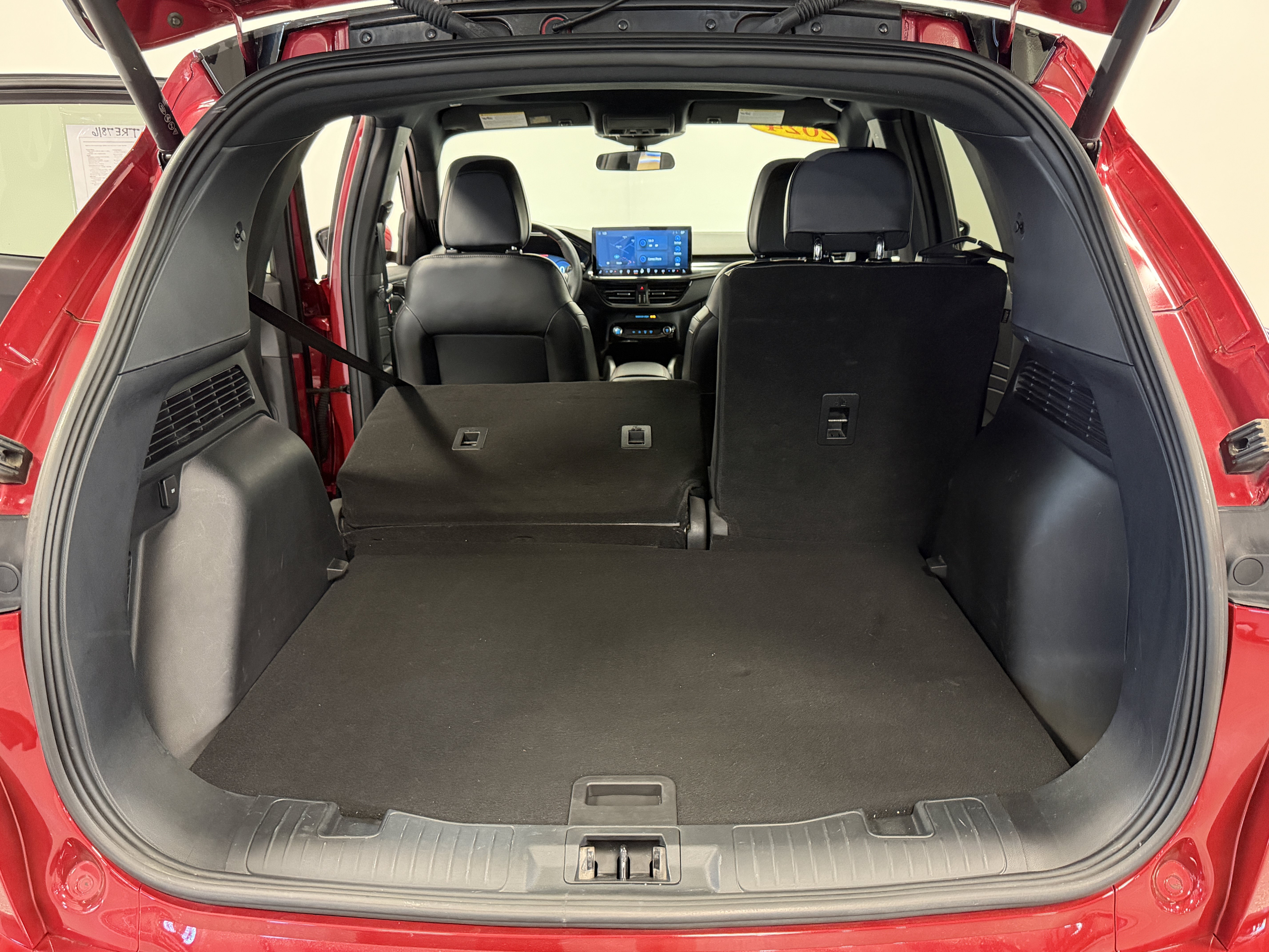 Used 2024 Ford Escape ST-Line Select w/ Tech Pack #2 AWD/4WD image 28