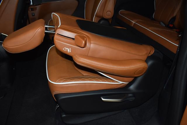 New 2026 Chrysler Pacifica Pinnacle w/ Trailer Tow Group image 32