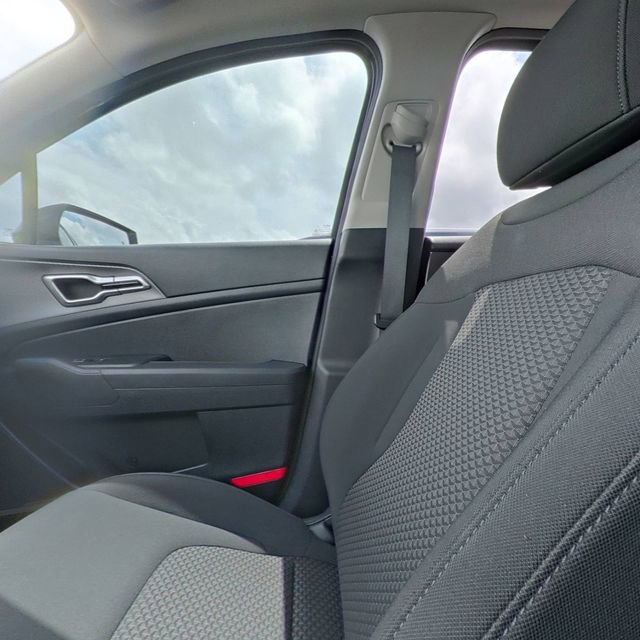Used 2023 Kia Sportage LX FWD image 29