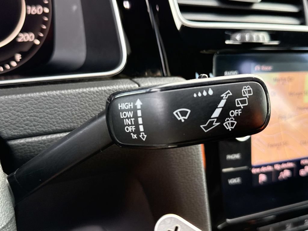 Used 2019 Volkswagen Golf R 4-Door AWD/4WD image 21
