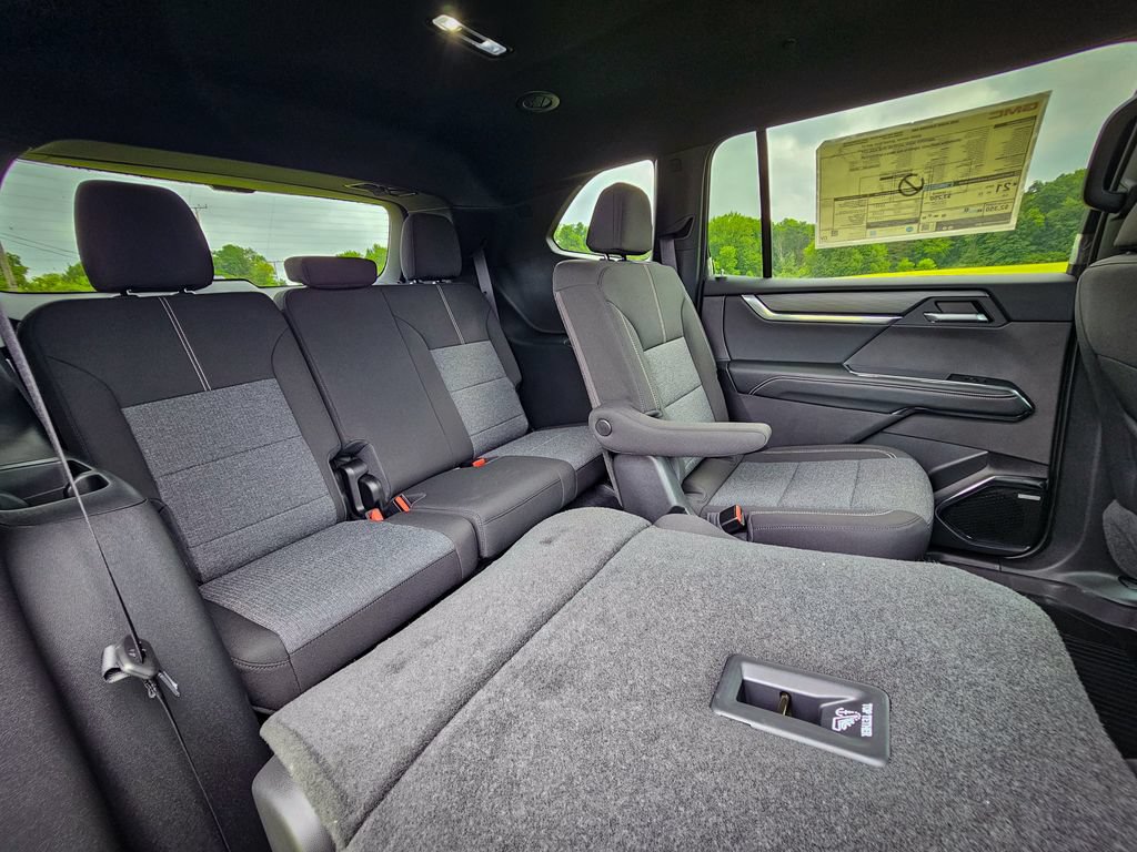 New 2026 GMC Acadia Elevation w/ LPO, Floor Liner Package AWD/4WD image 39