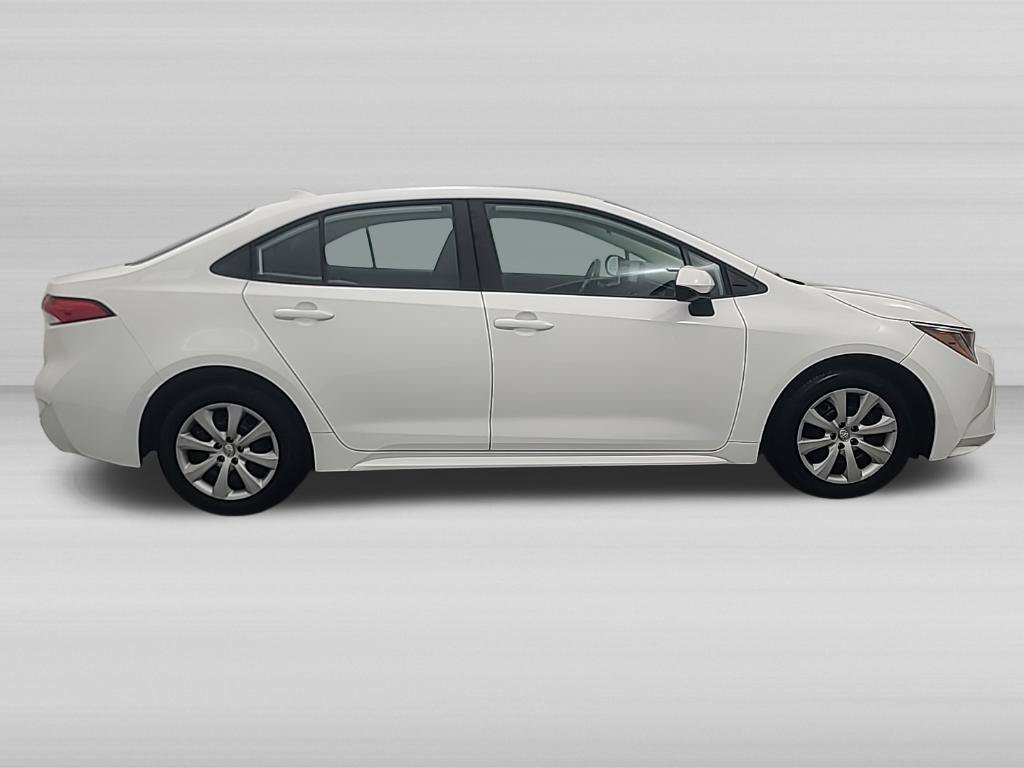 Used 2025 Toyota Corolla LE FWD image 3
