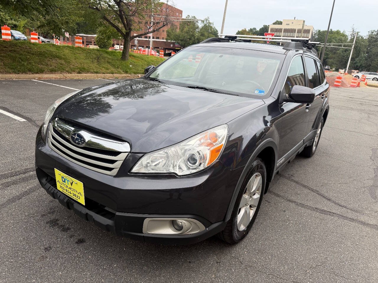 Used 2011 Subaru Outback 2.5i Premium AWD/4WD image 2