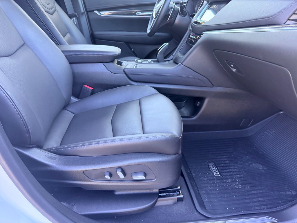 New 2026 Cadillac XT5 Sportv w/ LPO, Floor Liner Package AWD/4WD image 41