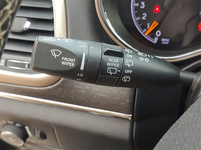 Used 2017 Jeep Grand Cherokee Limited w/ Luxury Group II image 26