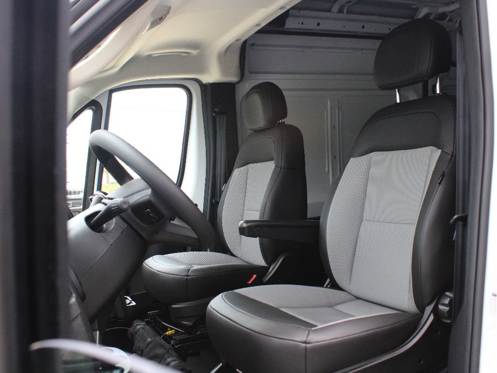 New 2026 RAM ProMaster 2500 w/ Premium Convenience Group FWD image 11