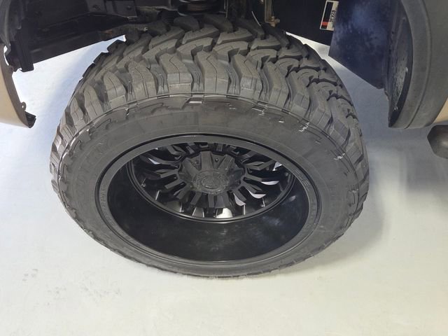 Used 2023 Nissan Titan PRO-4X w/ Pro-4x Convenience Package image 17