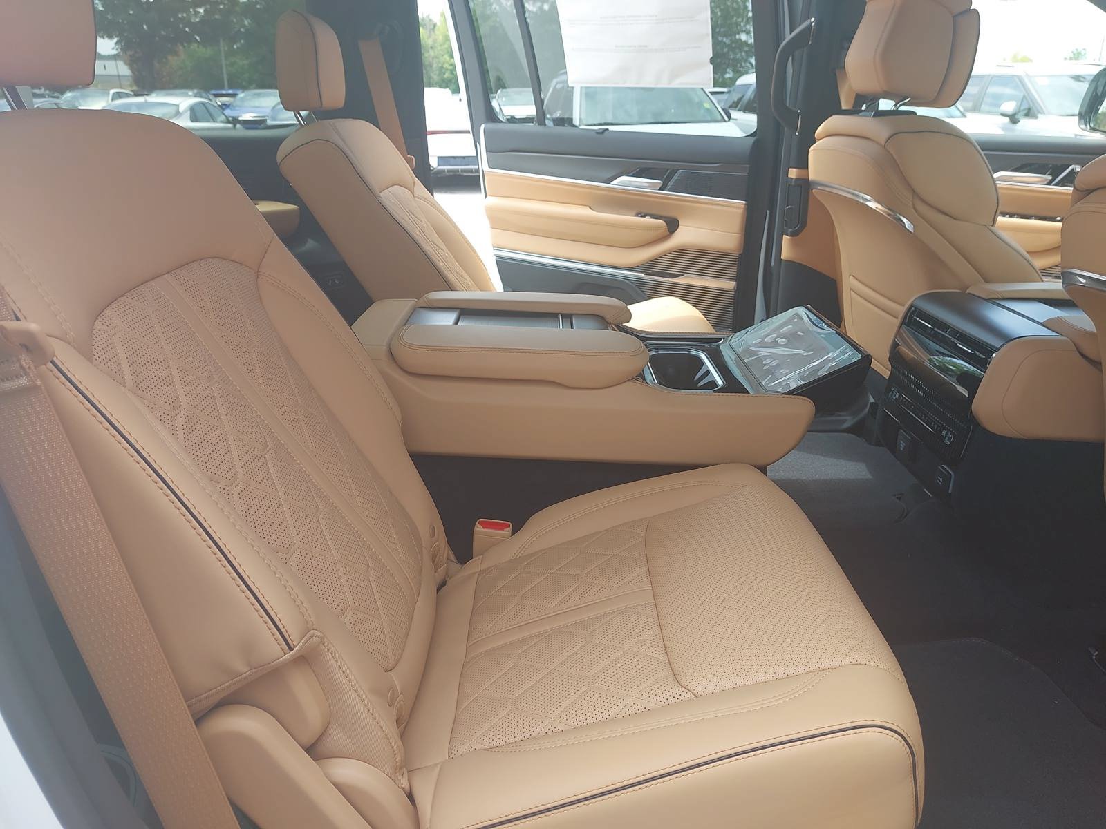 New 2026 Jeep Grand Wagoneer L Summit AWD/4WD image 11