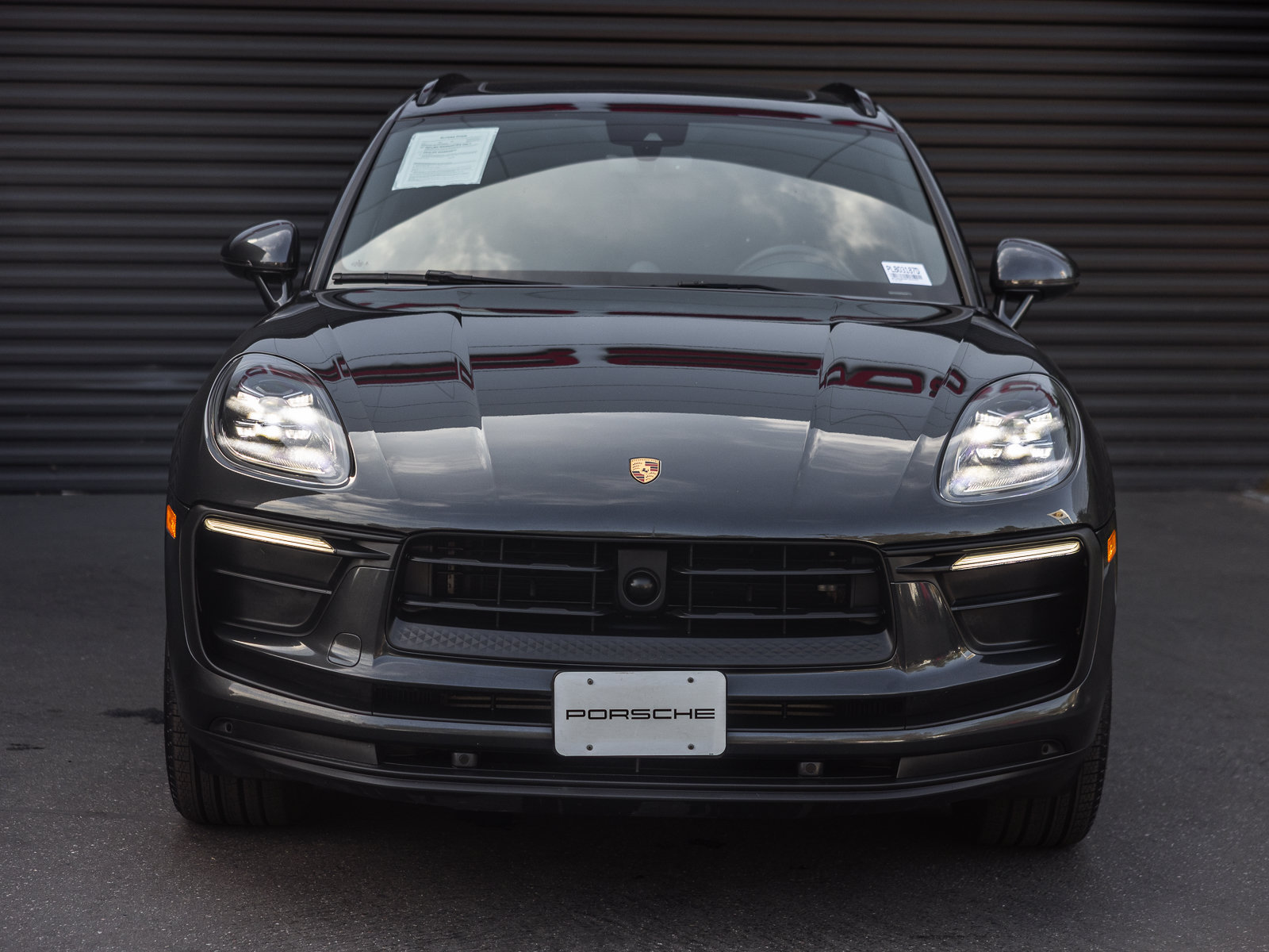 Certified 2023 Porsche Macan AWD/4WD image 7