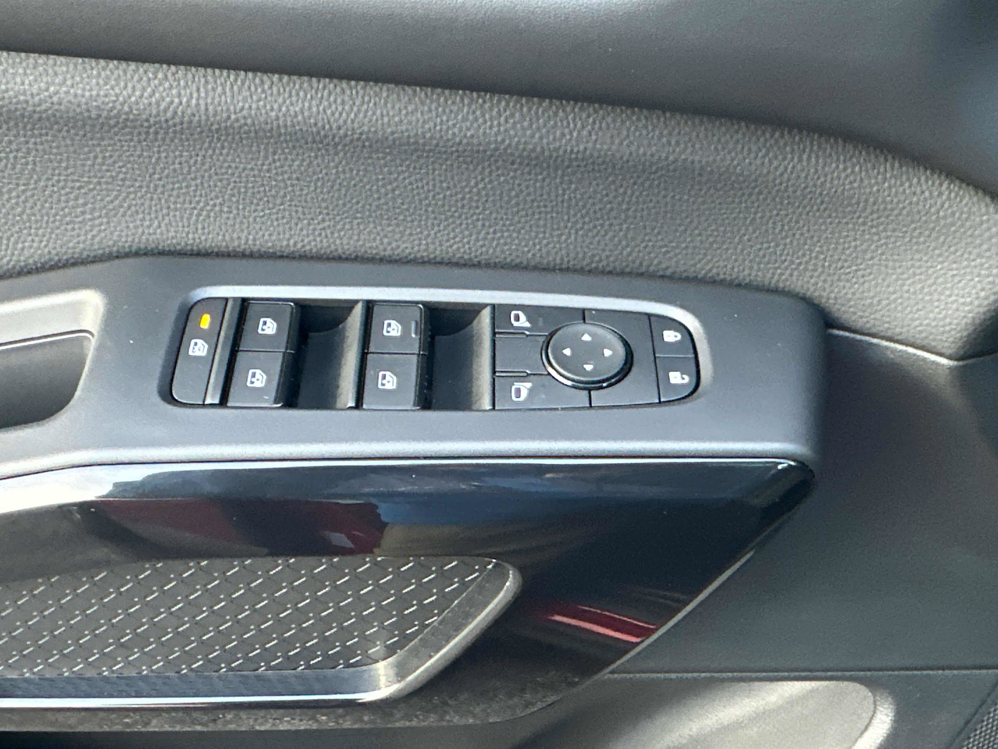 New 2026 Nissan Pathfinder SV AWD/4WD image 18
