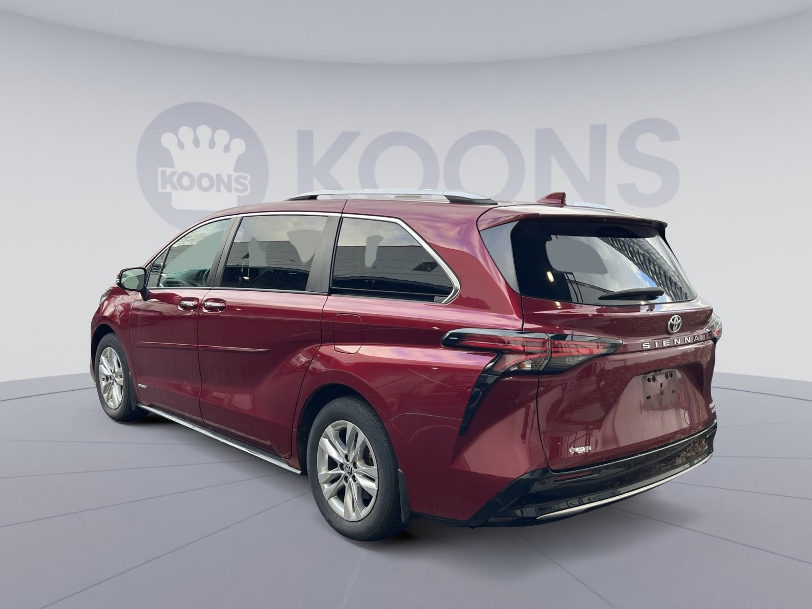 Used 2021 Toyota Sienna Limited image 4