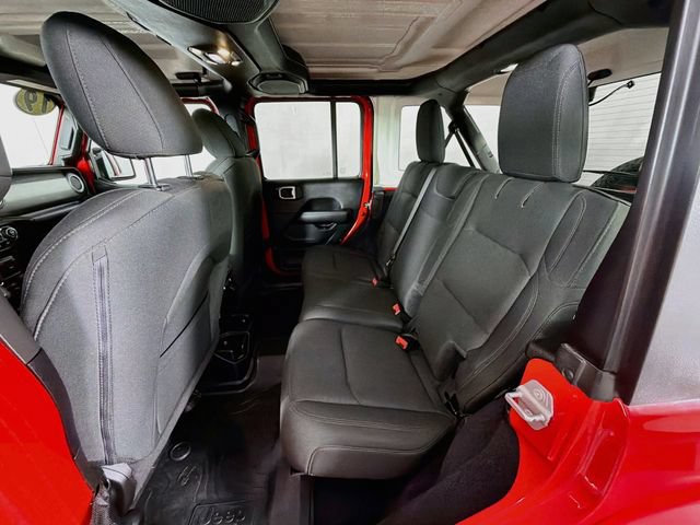 Used 2019 Jeep Wrangler Unlimited Sahara w/ Dual Top Group AWD/4WD image 23