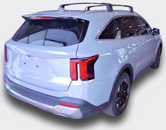 Used 2024 Kia Sorento S w/ Panoramic Sunroof Package FWD image 3