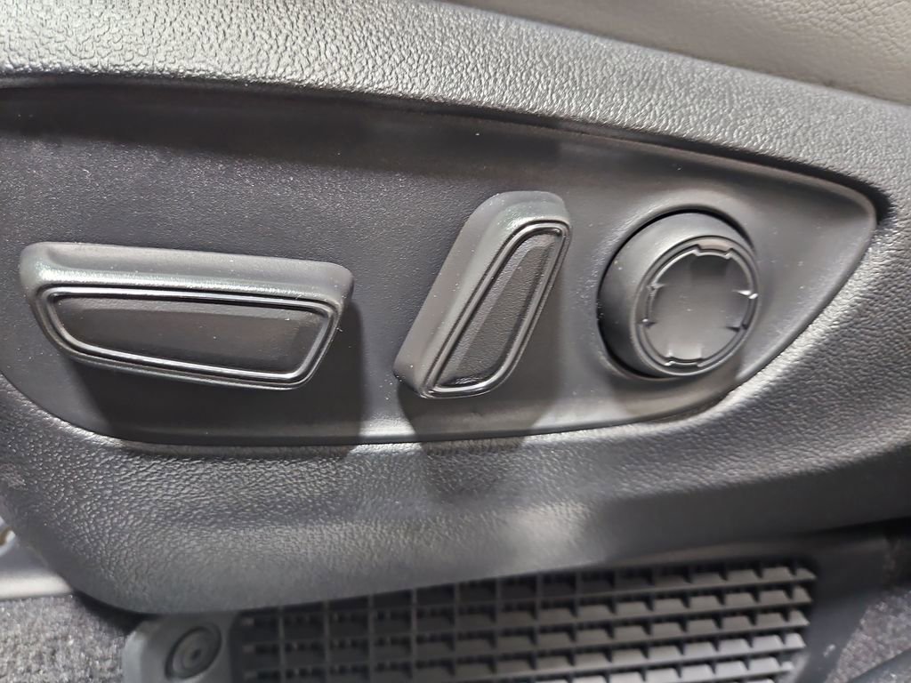 New 2026 Toyota Sienna XLE image 26