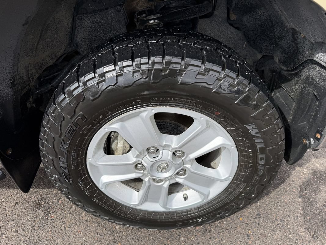 Used 2019 Toyota Tundra SR5 AWD/4WD image 12