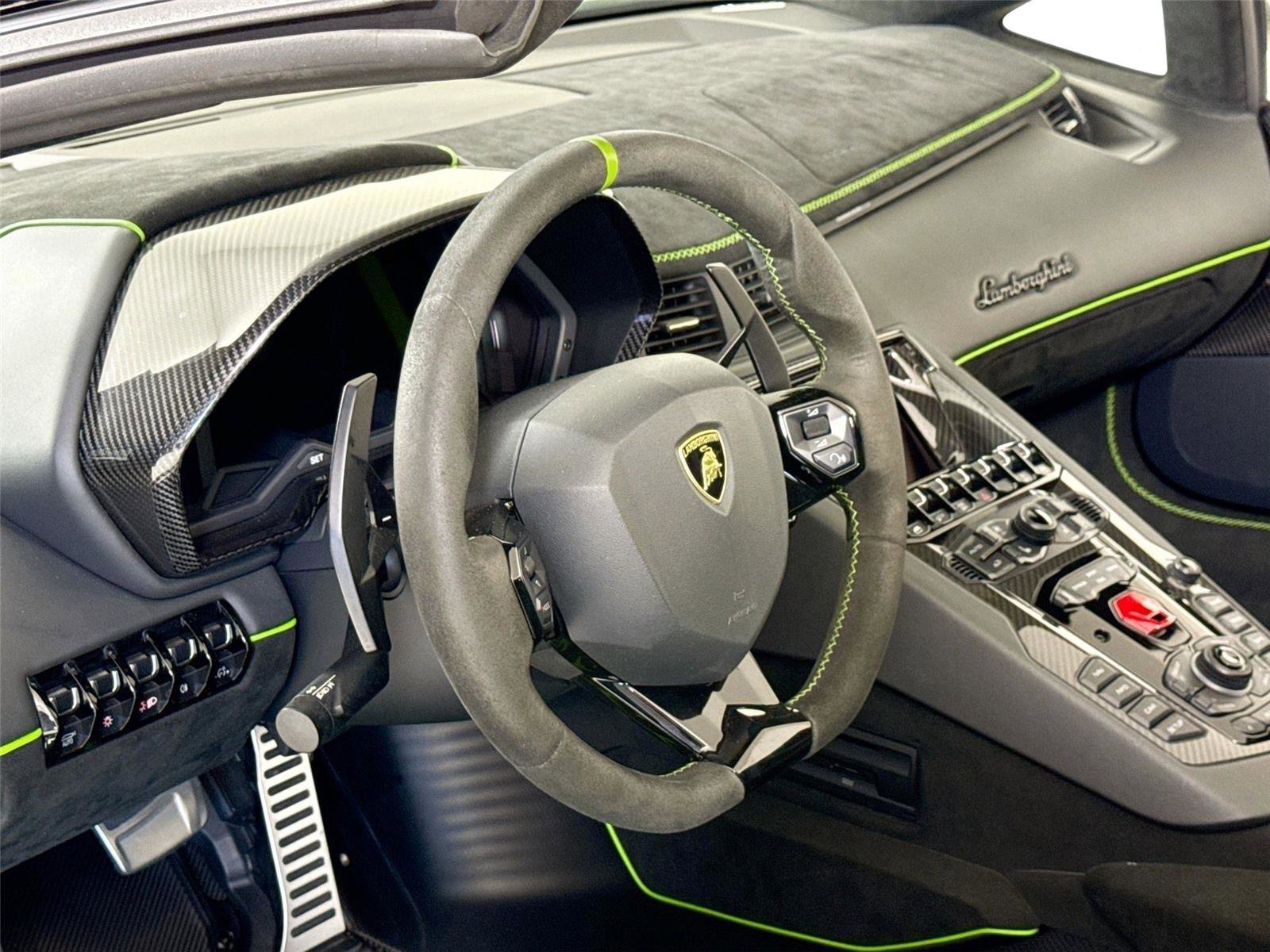 Used 2021 Lamborghini Aventador SVJ AWD/4WD image 15