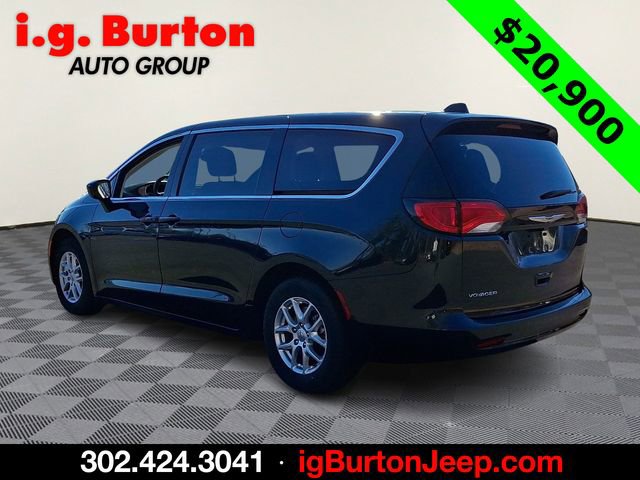 Certified 2023 Chrysler Voyager LX image 4