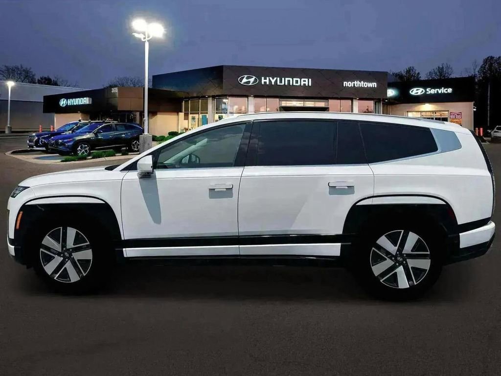 New 2026 Hyundai Ioniq 9 SEL image 3