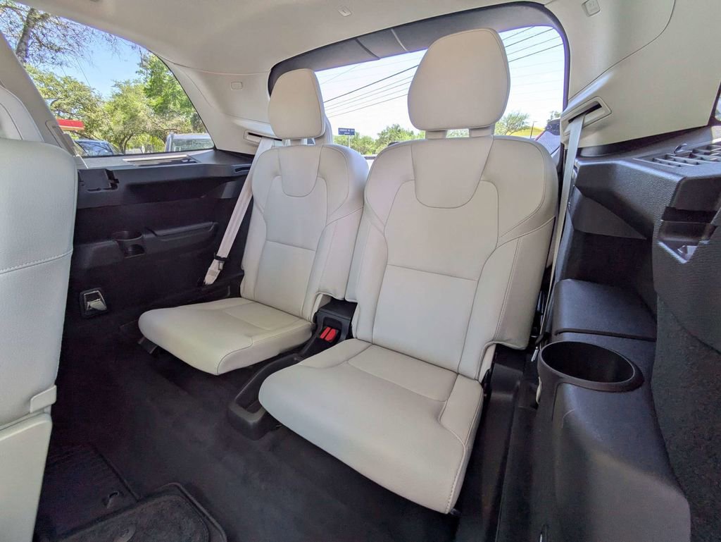 Used 2025 Volvo XC90 B6 Plus w/ Protection Package Premier image 18