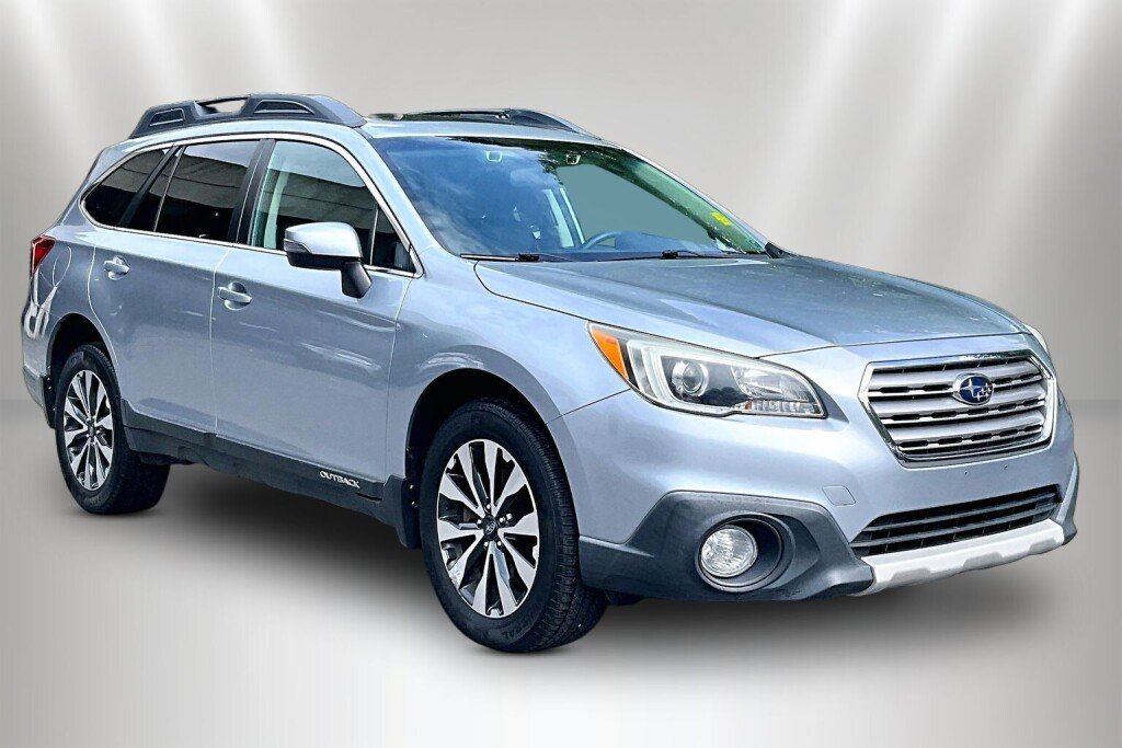 Used 2015 Subaru Outback 2.5i Limited AWD/4WD image 1