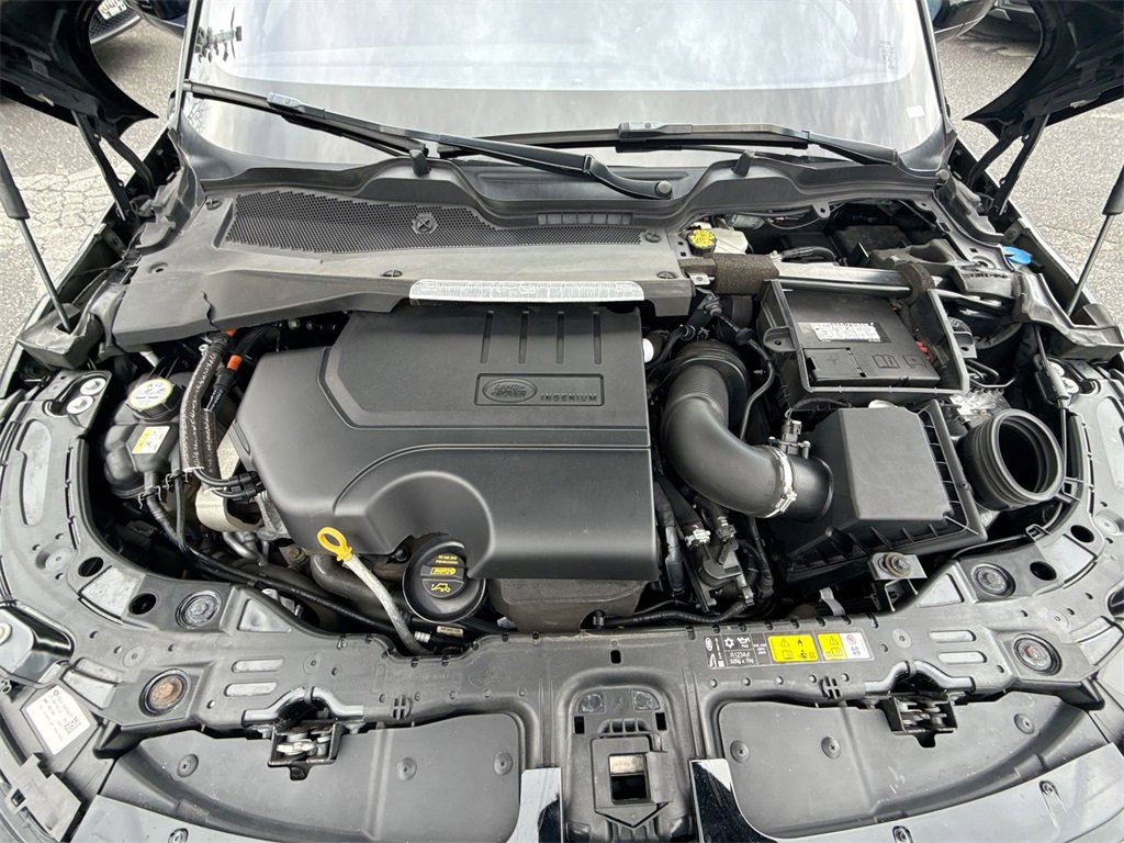 Used 2020 Land Rover Range Rover Evoque SE image 17