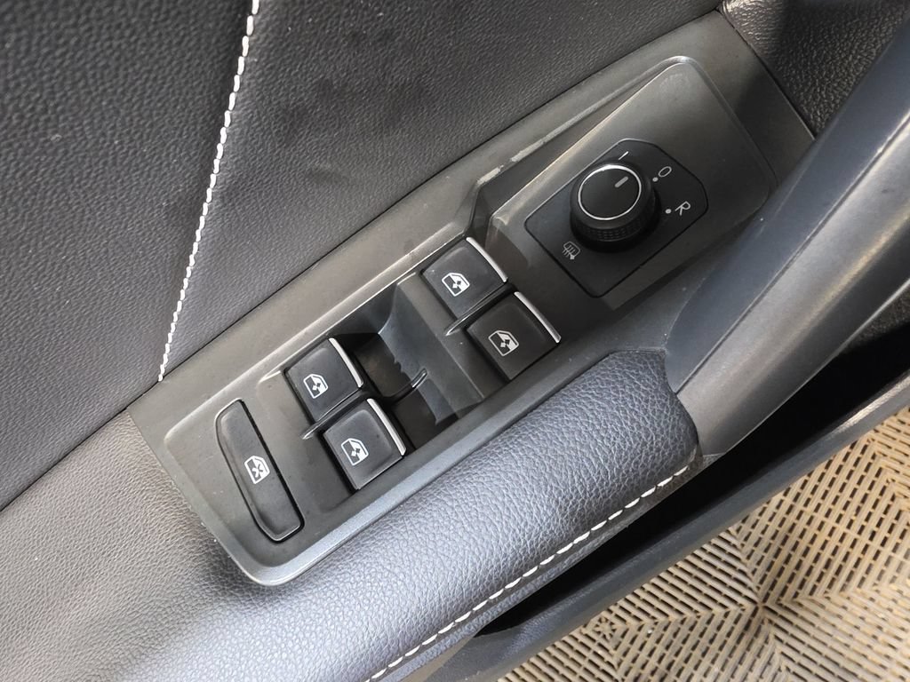 Used 2024 Volkswagen Tiguan SE FWD image 15