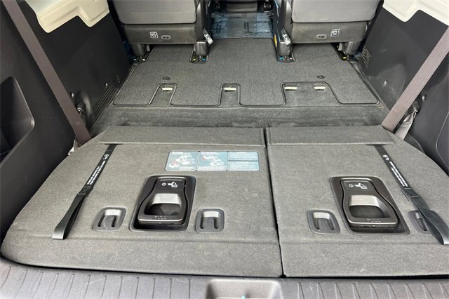 Used 2023 Kia Carnival LX image 20