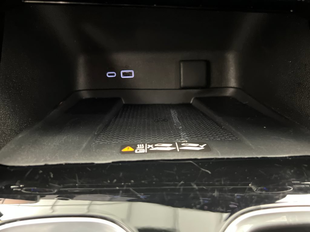 Used 2024 Chevrolet Traverse LT FWD image 55