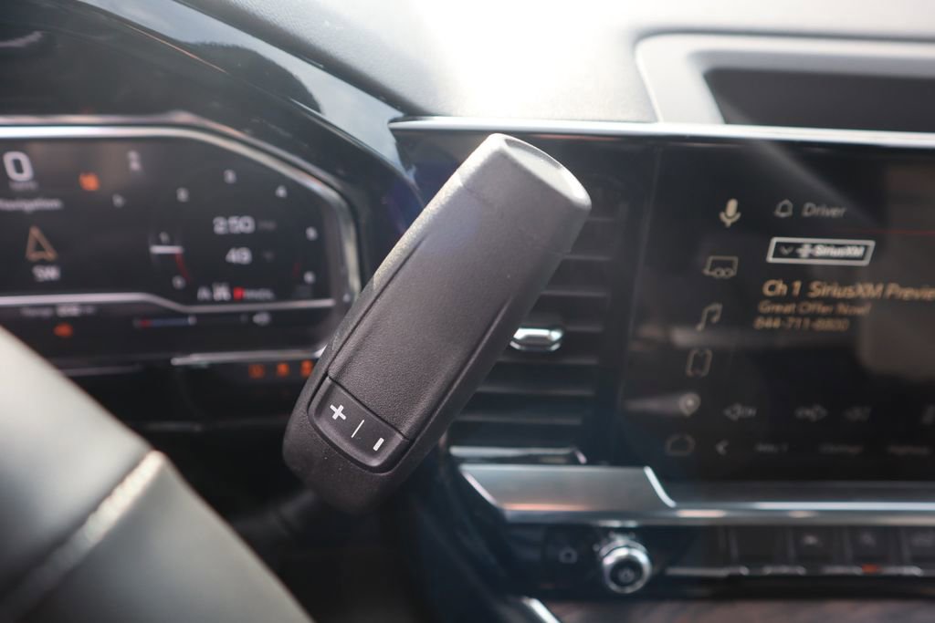 Certified 2025 GMC Sierra 1500 SLT image 19