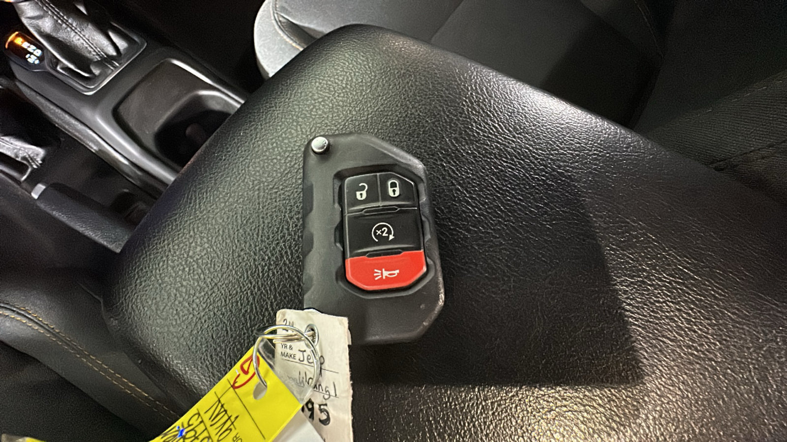 Used 2024 Jeep Wrangler Unlimited w/ Convenience Group AWD/4WD image 24