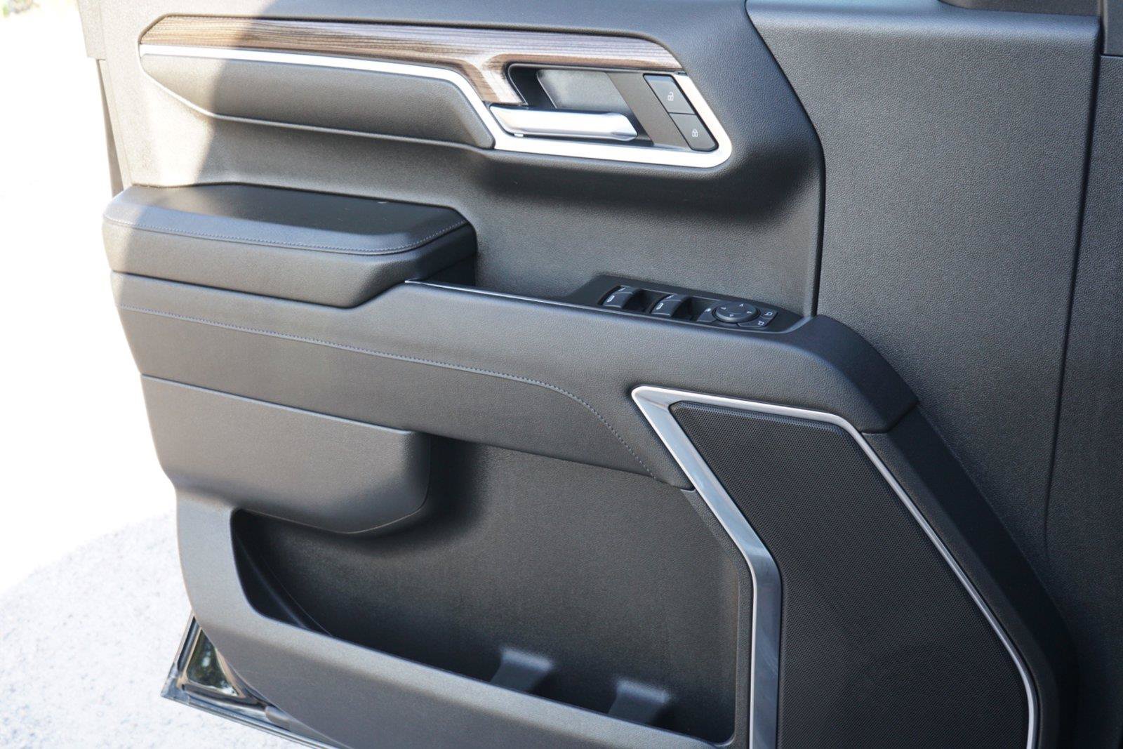 Used 2024 Chevrolet Silverado 1500 LT RWD image 18
