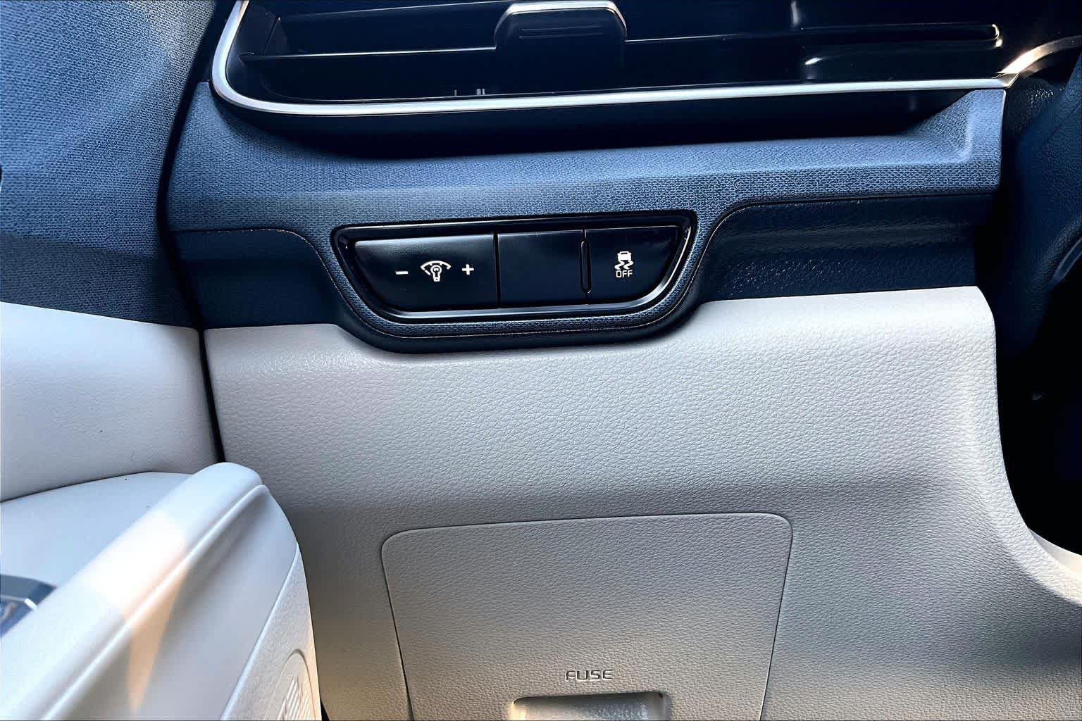 Used 2026 Kia Carnival EX FWD image 33