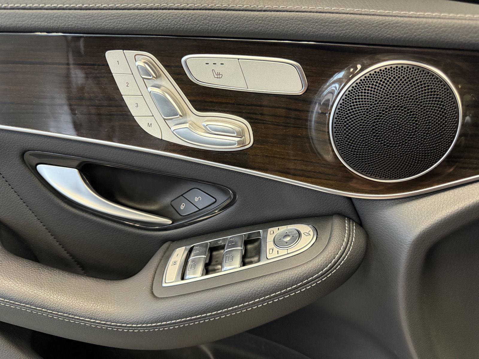 Used 2022 Mercedes-Benz GLC 43 AMG 4MATIC image 23