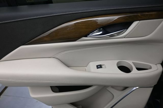 Used 2020 Cadillac Escalade Luxury AWD/4WD image 19